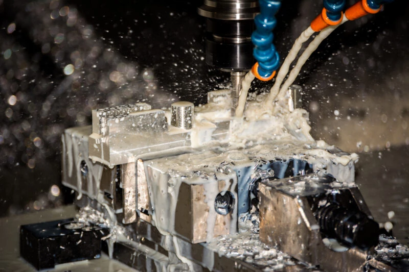 Machining scenario where a milling cutter is used to mill a workpiece.